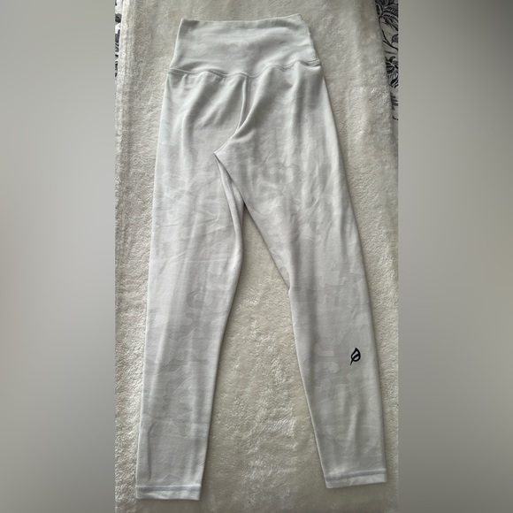 Ptula Stealth Camo leggings - Picture 3 of 3